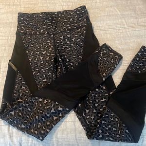 Fabletics Leggings with pockets!